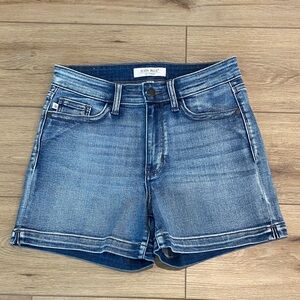 Judy Blue Light Wash Denim Shorts Sz Medium